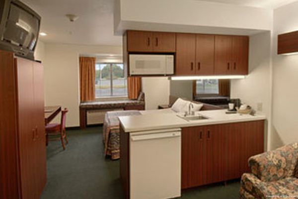 Owens Downtown Toledo BridgePointe Inn & Suites By Hollywood Casino (Northwood)